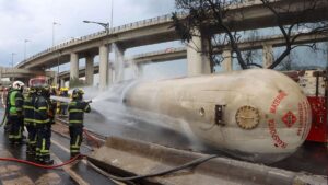 Van 9 personas fallecidas por explosión de pipa; 55 lesionados se mantiene en atención hospitalaria