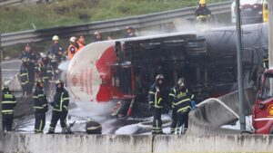 Víctimas mortales por explosión de pipa en el Puente de la Concordia se mantiene en 31