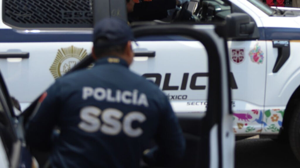 Detienen mujer pateó e insulto a policía Benito Juárez