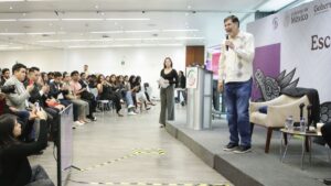 “No tengo obligación de ser austero”: Noroña explota contra estudiante que lo cuestionó por casa de 12 mdp