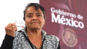 ¿Cuándo recibirán su tarjeta de Pensión Mujeres Bienestar aquellas que se inscribieron en agosto?