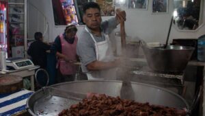 ¡Orgullo nacional! Certificarán carnitas mexicanas con sello de calidad