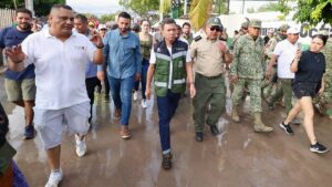 Pablo Lemus supervisa trabajos en colonias afectadas de Puerto Vallarta