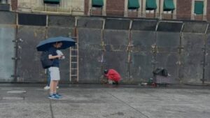 Colocan vallas en Palacio Nacional por 11 años de Ayotzinapa