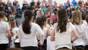 ¡Siguen esperando! Instrumentos donados a niños de Chiapas quedan retenidos en almacén