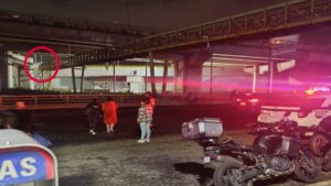 “Usarlo se sentía como gelatina”: clausuran puente peatonal de la Concordia y ahora vecinos deben cruzar por carretera