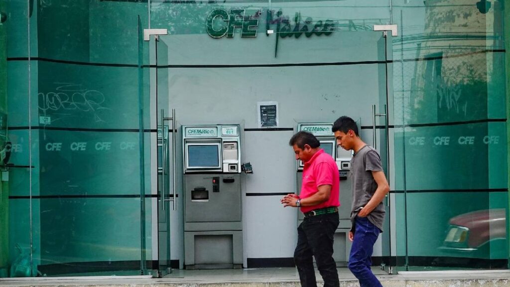 Conoce cómo actualizar tu recibo de luz CFE: nuevo contrato, corrección de datos y requisitos para becas y pensiones Bienestar.