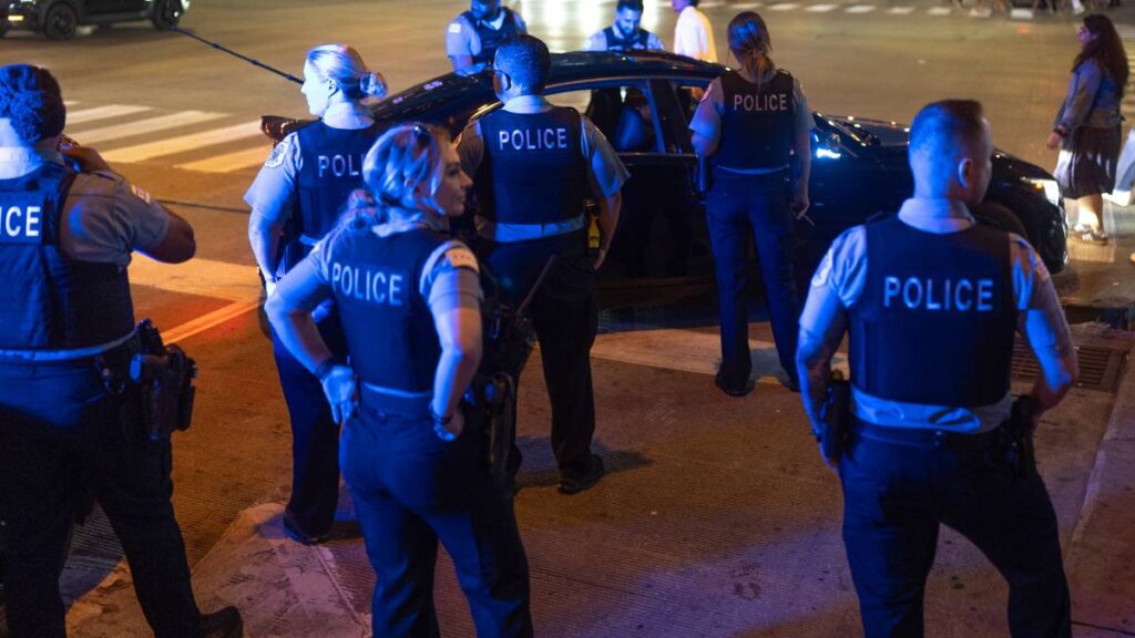 Por redadas de ICE, dejan de ir a restaurantes.