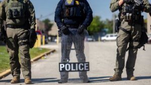 Repartidor en Chicago se vuelve viral tras escapar de ICE; video