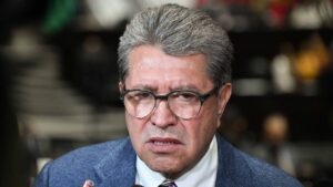 Amparo de Andy López Beltrán podría ser falso: Monreal