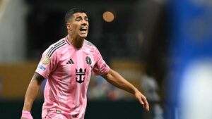 Luis Suárez suspendido seis partidos en Leagues Cup por escupir a rival