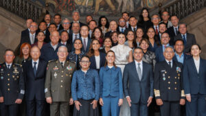 Sheinbaum se fotografía con gobernadores de Morena y oposición; ¿quién faltó?