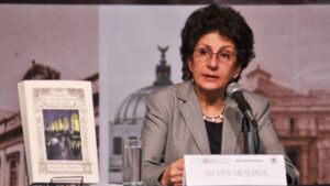 Silvia Molina recibe el Premio al Mérito Literario Rosario Castellanos en el Senado