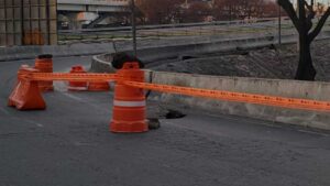 Se forma socavón en La Concordia, en el área donde explotó pipa