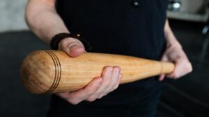 Sujeto golpea con un bat a adulto mayor en Ciudad Madero, Tamaulipas