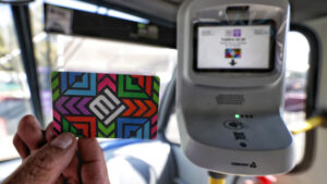 Llega la Tarjeta de Movilidad digital: ¿cuándo estará lista y qué pasará con la física?