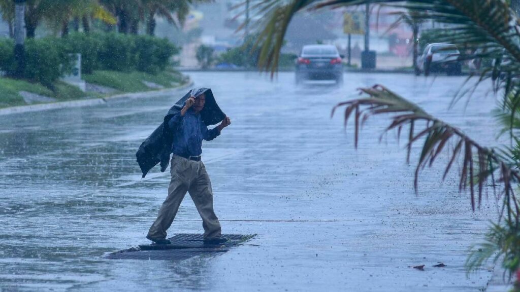 Se forma la tormenta tropical Lorena; traerá lluvias intensas y vientos fuertes en Baja California Sur, Sinaloa y el occidente del país.
