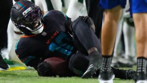 VIDEO: Tyreek Hill sufre grave lesión en partido contra los Jets