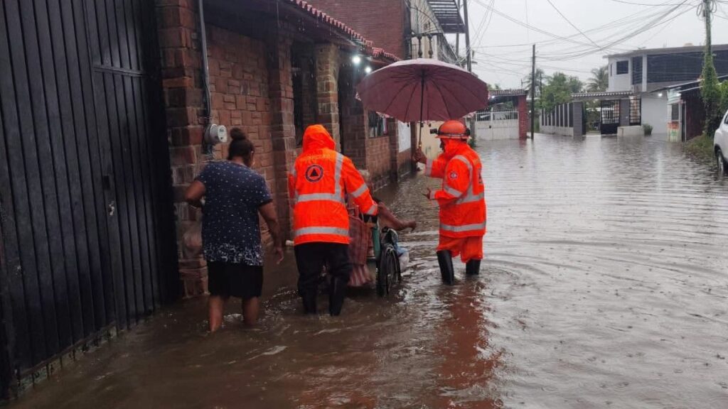 Inundaciones Acapulco por Narda