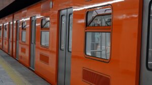 “¿Hay alguien ahí?”: Espantan a trabajadora en la Línea 1 del Metro CDMX