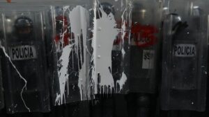 “Hay 10 compañeros lesionados; me duele el cuerpo”: fotoperiodista tras marcha del 2 de octubre en CDMX