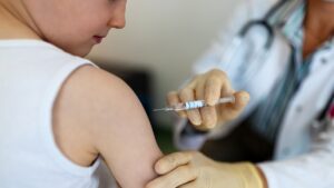 Activan alerta por 18 casos del virus Coxsackie en dos escuelas de Puebla