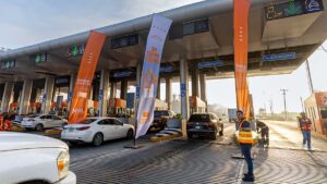 Eliminan el cobro de casetas en la autopista al Aeropuerto de Monterrey