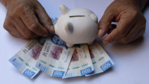 ¿Quiénes reciben aguinaldo IMSS 2025 y cuándo depositan?