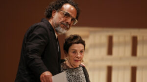 Alejandro González Iñárritu acompaña a Graciela Iturbide a recibir el Premio Princesa de Asturias 2025
