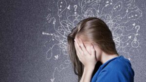 Más de la mitad de los problemas de salud mental se desarrollan en la niñez y adolescencia: especialista