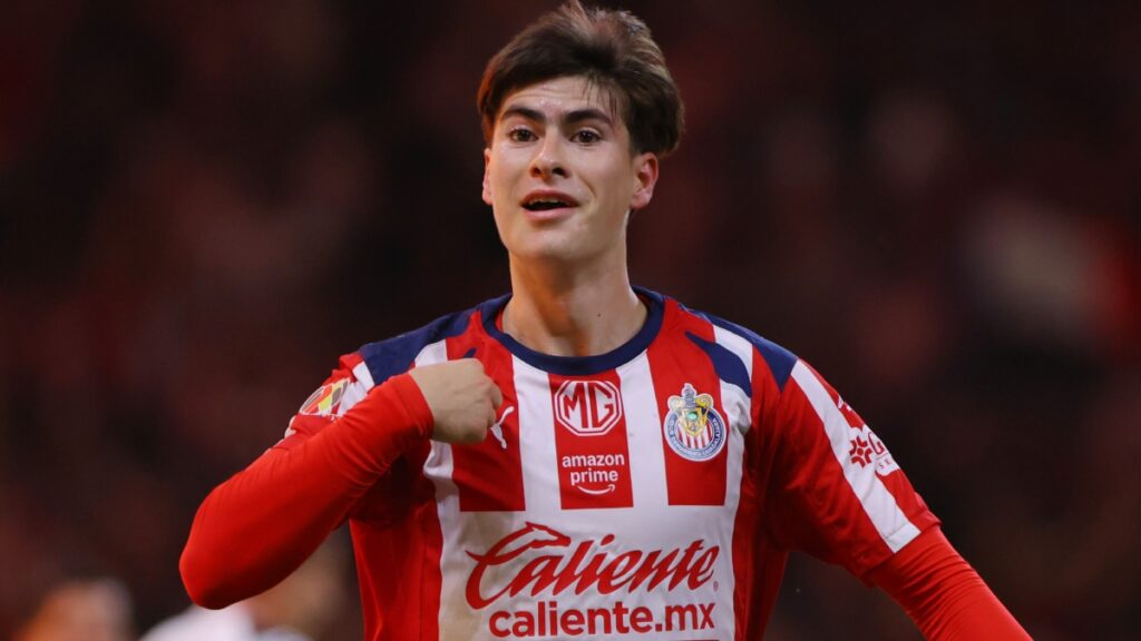 Con triplete de González incluido, las Chivas golean al Atlas