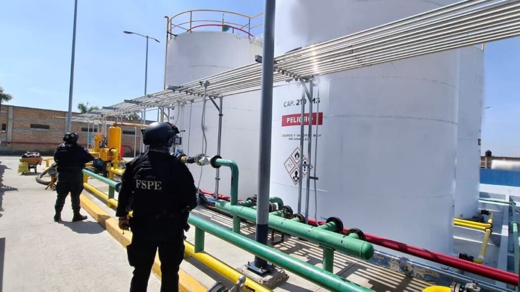 Aseguran más de un millón 600 mil litros de combustible robado en Guanajuato