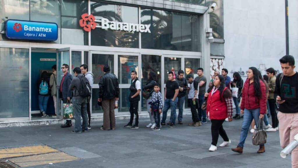 Bancos abrirán el 1 y 2 de noviembre 2025; las sucursales seguirán operando normalmente durante el Día de Muertos.