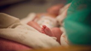 Bebé Martín, hijo de víctima de la “Diabla”, vuelve con su familia