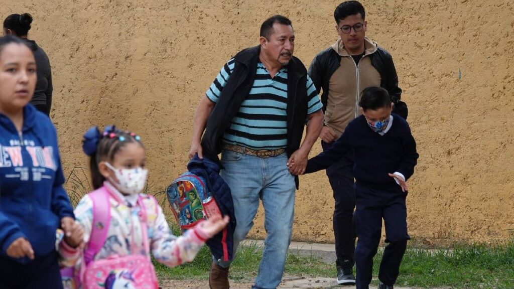 En 2026, la Beca Rita Cetina llegará a primaria. Conoce los documentos que deben preparar madres y padres para el registro.