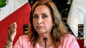 Perú da luz verde a proceso para destituir a Dina Boluarte