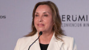 Destituyen a Dina Boluarte; queda vacante la presidencia de Perú