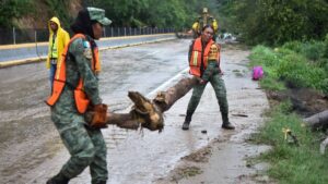 100 caminos siguen cerrados tras las intensas lluvias en México
