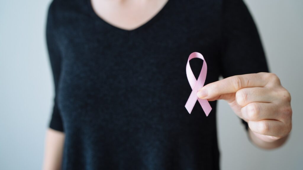 Cáncer de mama aumenta entre mujeres jóvenes, alerta el INCAN