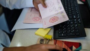 En China ya pagan por limpiar y cuidar hijos tras un divorcio: así funciona la ley