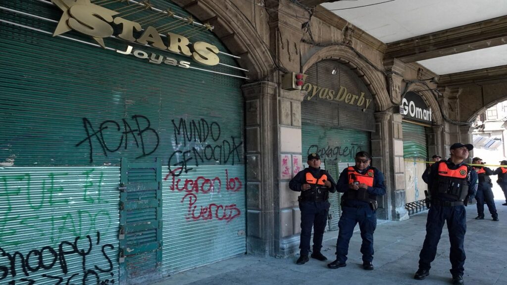 marcha-del-2-de-octubre-deja-danos-por-15-mdp-en-joyerias-del-centro-historico