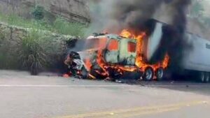 Jornada violenta en Chiapas, con narcobloqueos, balaceras y caos en carreteras