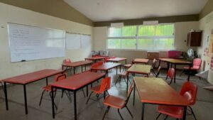 Fuerte lluvia obliga a cancelar clases en Juchitán y Salina Cruz, Oaxaca