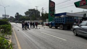 “No han volteado a vernos”: CNTE realiza paro nacional de 24 horas y bloqueos en Chiapas