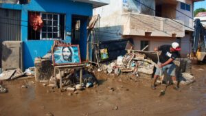 Continúa desastre por desbordamiento del río Cazones en Poza Rica