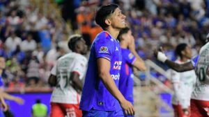 Necaxa rescata el empate ante Cruz Azul y le complica el cierre del torneo