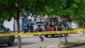 Confirma Harfuch muerte de policía en ataque armado en Culiacán; abaten a cinco agresores