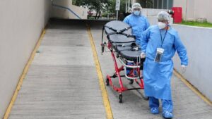 Seguros de salud crecen 6.7% en México; cáncer lidera pagos: AMIS