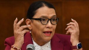 Rosa Icela se reúne con diputados por reforma político-electoral