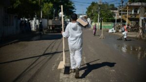Continúa búsqueda de desaparecidos tras las lluvias e inundaciones en Veracruz